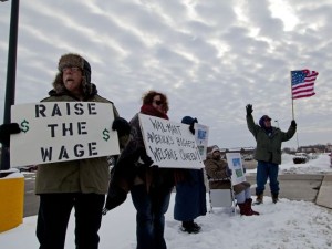 walmart-wages-employees